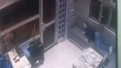 Taksi şoförüyle tartışan yolcu 3 el ateş etti