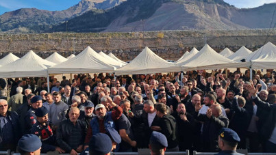 Artvin'de halk ÇED toplantısını engelledi
