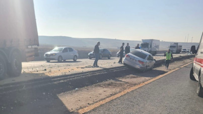 Diyarbakır'da zincirleme kaza: 1'i ağır 3 yaralı