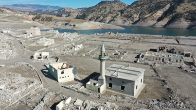 HES barajında su çekildi, tarihi köy yeniden ortaya çıktı
