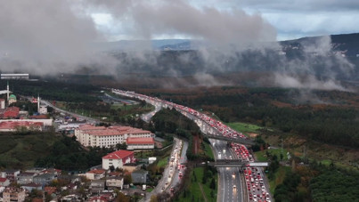 İstanbul'da yağmur trafiği kilitledi