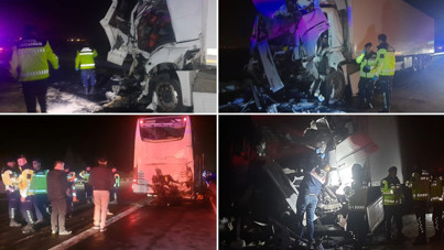 TIR, tur otobüsüne çarptı: 1'i ağır 15 kişi yaralandı