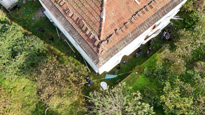 Dördüncü kattan düşen usta kurtulamadı