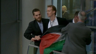 Almanya Federal Meclisi'nde hareketli anlar: Salondan çıkarıldı