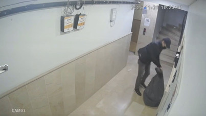 Gaziosmanpaşa'da apartmanlardaki ayakkabı hırsızlığı kamerada
