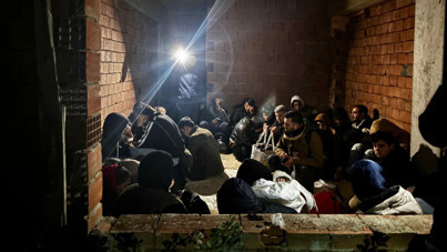 İnşaatta gizlenen 28 göçmen yakalandı