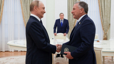 Telefon görüşmesi sızdı, istifa çağrıları başladı