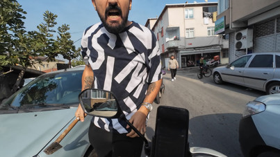 Trafikte keserle üzerine yürüdü: 'Kafanı gözünü kıracağım'