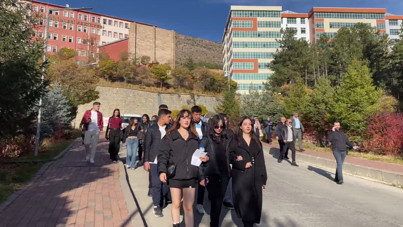 Gümüşhane Üniversitesi'nde sessiz yürüyüş: Şiddete karşı onurlu duruş