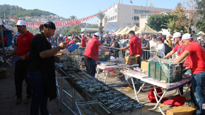 Alanya’da hamsi izdihamı: 7 ton hamsi bir anda tükendi