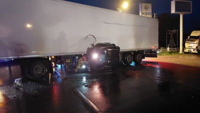 Tıra çarpan otomobildeki çift öldü