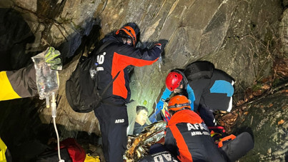 Ormanda mahsur kalan genç öldü, diğeri yaralı