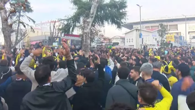 Fenerbahçe taraftarı, derbi ateşini Yoğurtçu Parkı'nda yaktı
