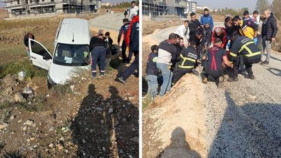 Otomobil su kanalına düştü: Sürücü yaralı kurtuldu