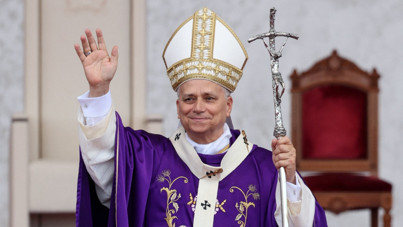 Papa, Beyrut'ta binlerce kişiyle ayin düzenledi