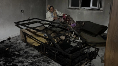 Şarjdaki telefon patladı, evi alevler sardı