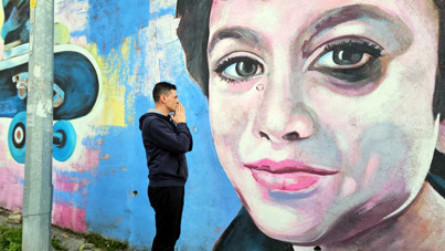 Andrea Minguzzi, oğlunun duvar portresini görünce gözyaşlarına boğuldu