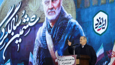 Pezeşkiyan sitem etti: Kenardan konuşmayın, yetkiyi alın, siz yönetin!