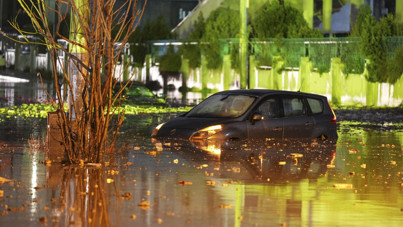 İzmir’de sağanak: Hayat felç oldu