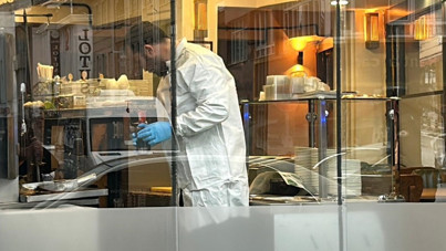 Restoranda yemek yerken husumetlisinin silahlı saldırısında yaralandı
