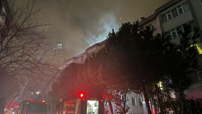 İstanbul’da siteyi ayağa kaldıran yangın: Çatı katından dumanlar yükseldi