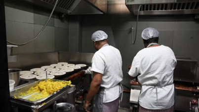 Hürmüz krizi: Yüzlerce fabrika kapandı, restoranlar menü değiştirdi