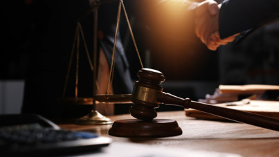 Mahkemede duruşma görülürken doğum yaptı