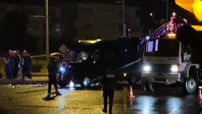 Tur minibüsü ile otomobil çarpıştı, 1 kişi hayatını kaybetti