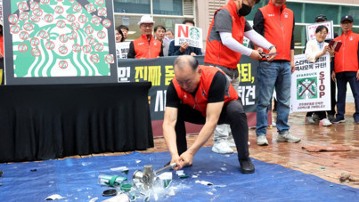 Reklam faciası başlarına bela oldu: Starbucks 27 yıl sonra ilk kez zarar etti