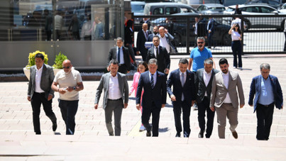 CHP’de olağanüstü kurultay için 833 delegenin imzası Genel Merkez’e götürüldü