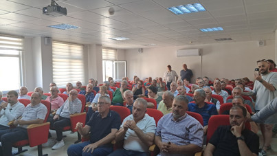 Arhavi'de halkı bilgilendirme toplantısında gerginlik