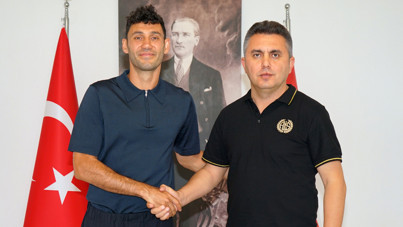 37 yaşındaki Veysel Sarı yeni sözleşme imzaladı