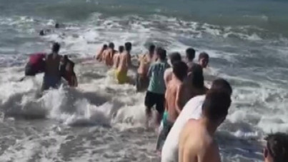 İnsan zinciriyle kurtarıldılar