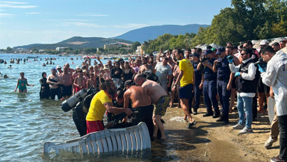 Vatandaşlar yüzerken ceset buldu