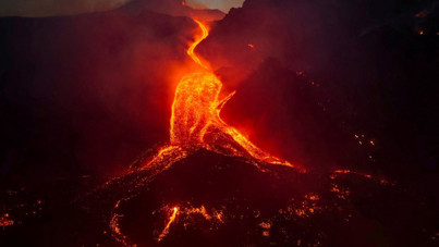 Etna Yanardağı patladı: Uçuşlar iptal edildi