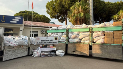 Mersin jandarmasından kaçak giyim operasyonu