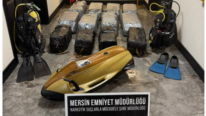Mersin Limanı’nda zulada 350 kilogram kokain ele geçirildi. Bakan Gürlek "uyuşturucu baronlarının peşindeyiz" dedi