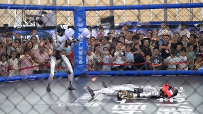 Gördükleriniz film sahnesi değil! Burada robotlar boks yapıyor, dans ediyor...