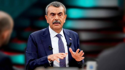 Yusuf Tekin derslerde "laiklik" sorusuna yanıt verdi. İşleyişi açıkladı