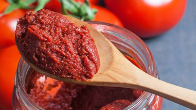 Salça seçerken bunu yapmayın! Rengine bakıp karar vermek yanıltıyor