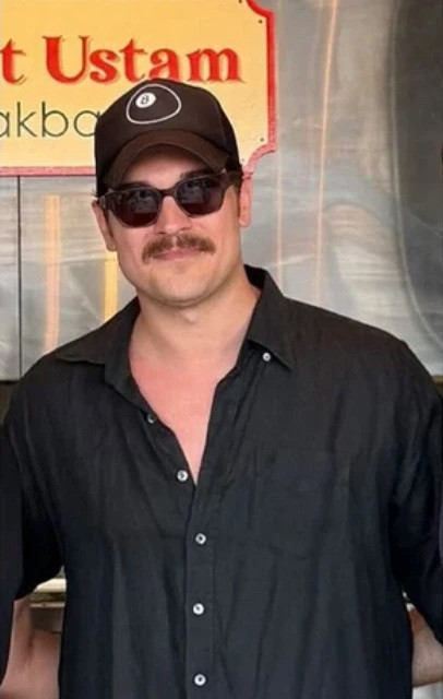 Çağatay Ulusoy dizi tatile girince imaj tazeledi - Resim : 1