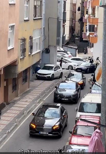 Genç kız paylaştı, herkes bu görüntüyü konuşuyor: Mahalleye böyle girdi - Resim : 2