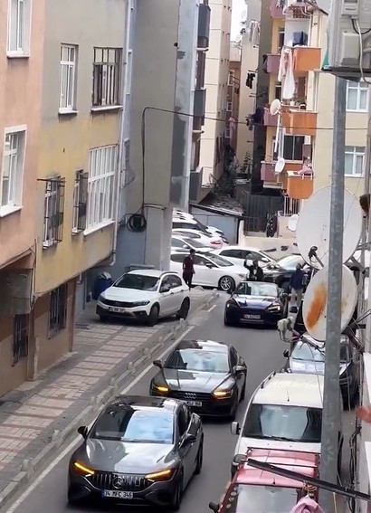 Genç kız paylaştı, herkes bu görüntüyü konuşuyor: Mahalleye böyle girdi - Resim : 1