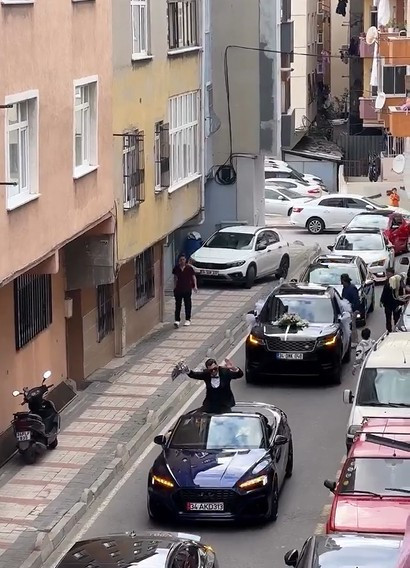 Genç kız paylaştı, herkes bu görüntüyü konuşuyor: Mahalleye böyle girdi - Resim : 3