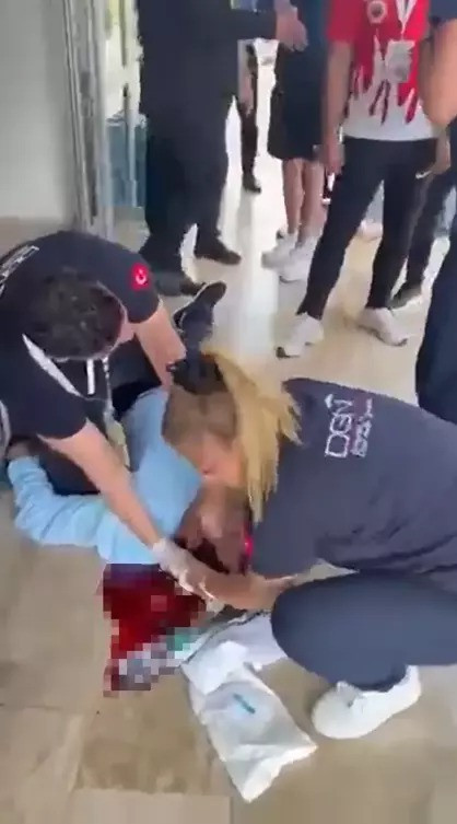 Azerbaycan Muaythai Federasyonu Başkanı, Antalya'da bıçaklandı - Resim : 1