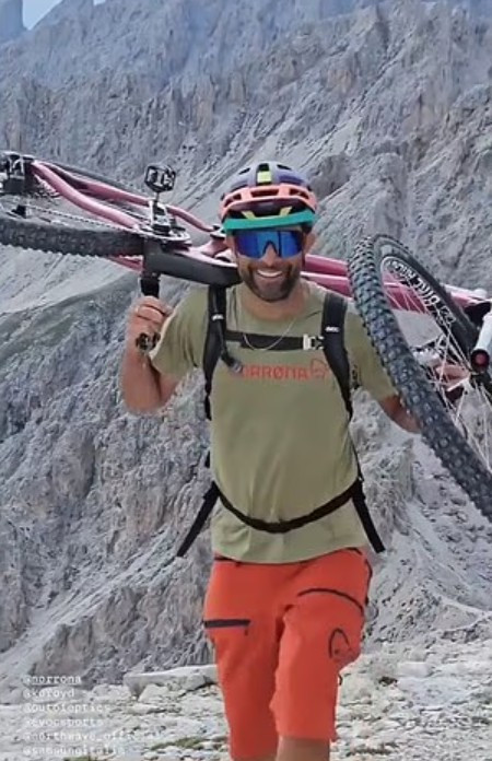 Son videosu oldu: Fenomen bisikletçi dağda düşerek öldü - Resim : 1