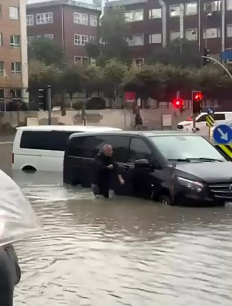 İstanbul'u sel aldı. Daha kötüsünün saati açıklandı - Resim : 2