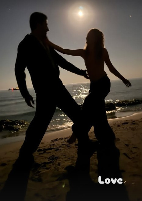 Boşanacakları iddia ediliyordu! Sinem Kobal ve Kenan İmirzalıoğlu’ndan aşk pozu - Resim : 1