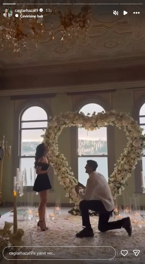 Milli futbolcu Samet Akaydın, oyuncu Hazal Çağlar'a evlenme teklif etti - Resim : 1