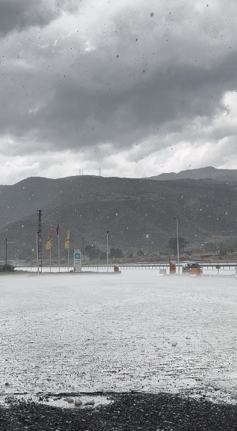 Sağanak dakikalar içinde sele dönüştü, dereler taştı - Resim : 2